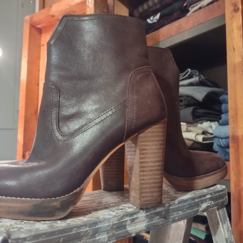 Lucky Brand Leather Jean Boot 4" heel ankle queys? Platform